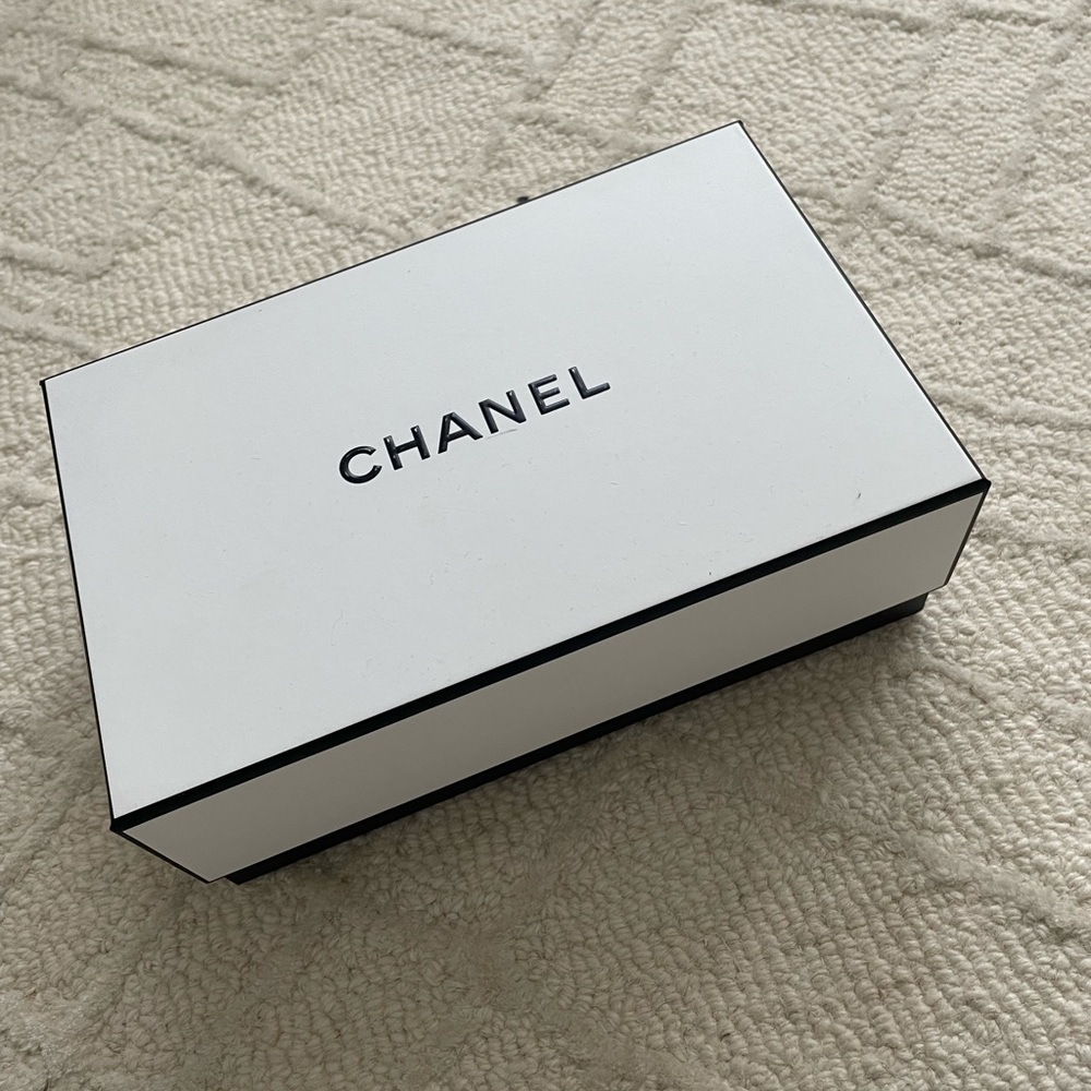 CHANEL gift box